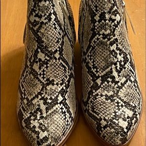 🔥NEW🔥 MIA Arden Snakeskin Printed Ankle Booties. Various Sizes
